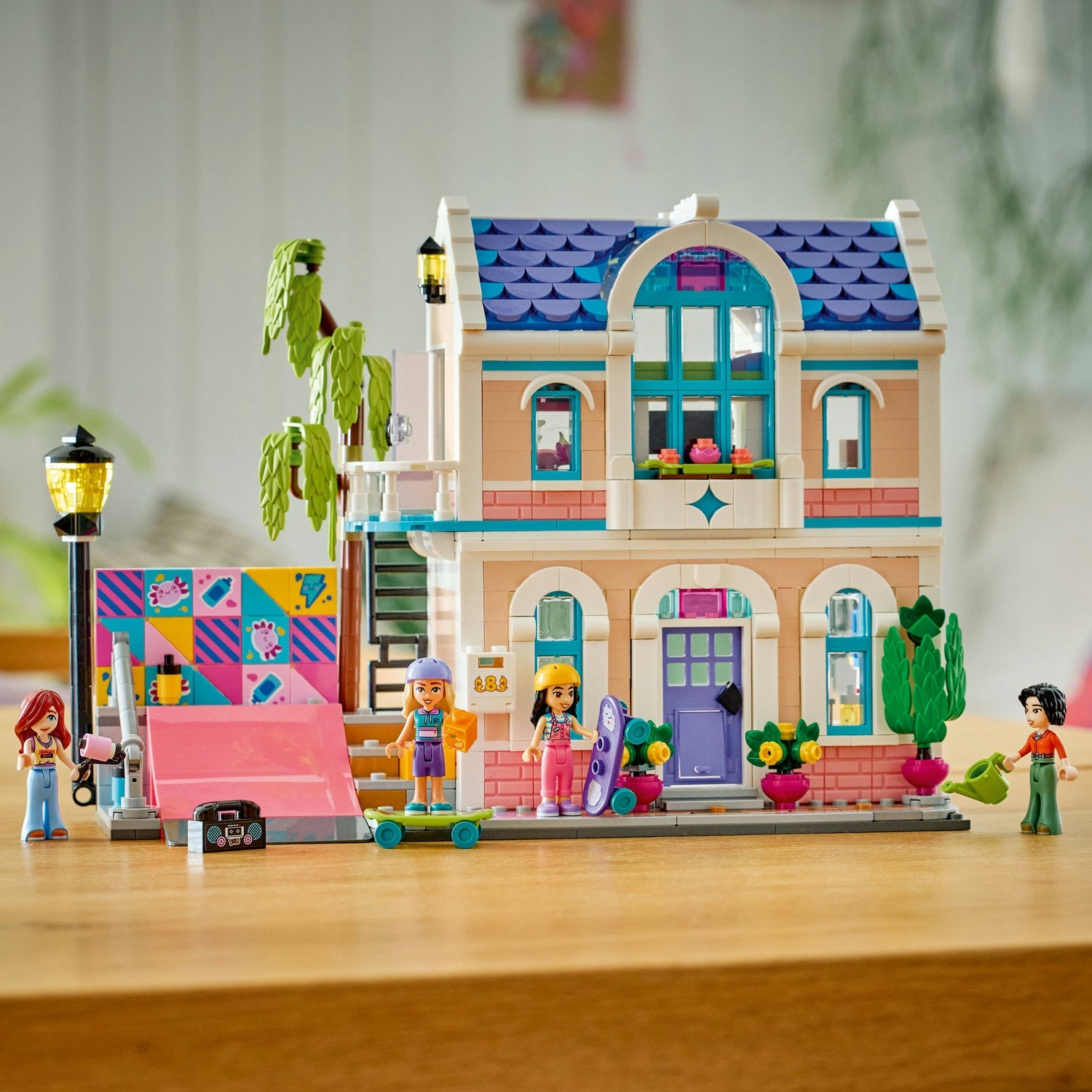 LEGO Friends - La maison familiale de Liann 42687