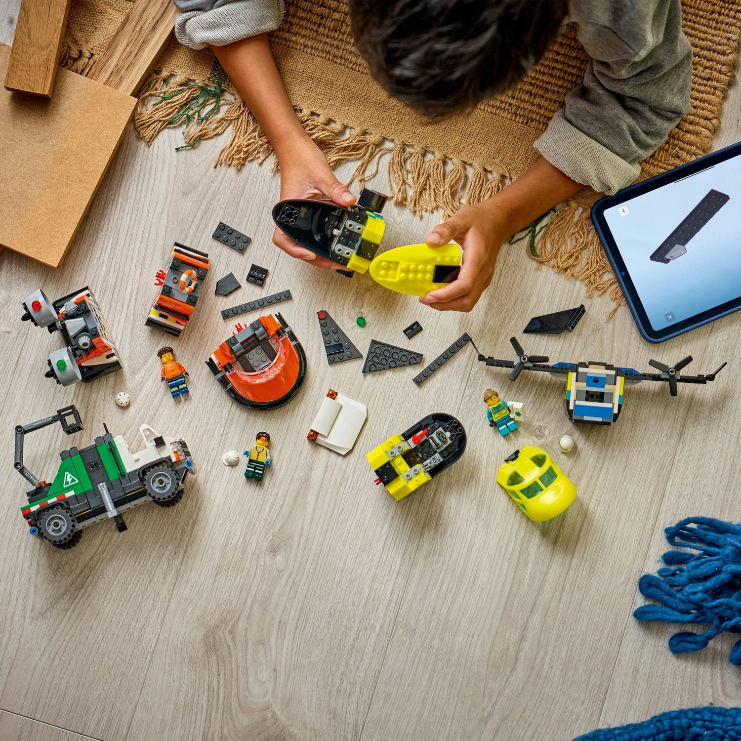 LEGO City - Avion, camion de service et aéroglisseur Remix 60505