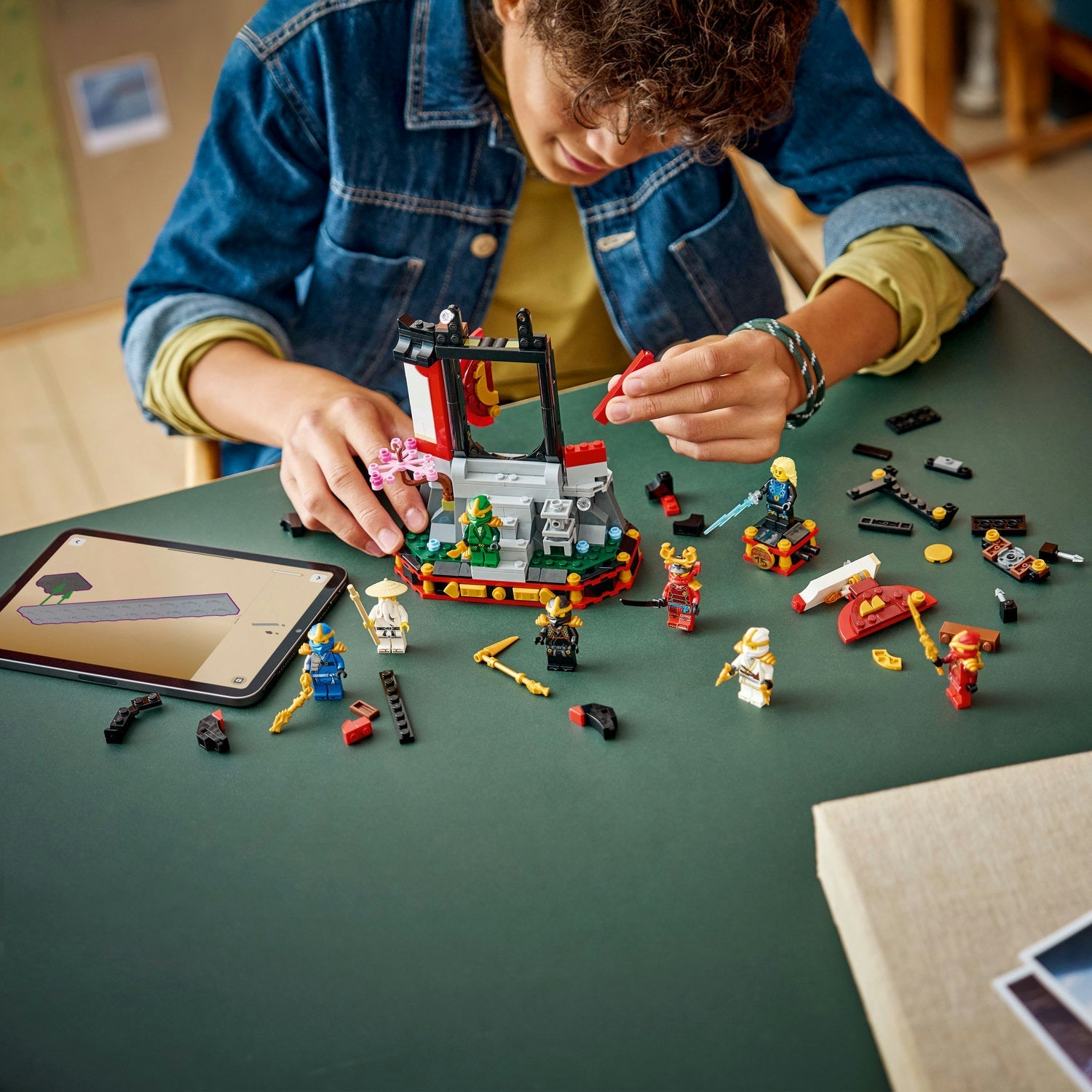 LEGO Ninjago - Présentoir de personnages ninja 15e anniversaire 71866