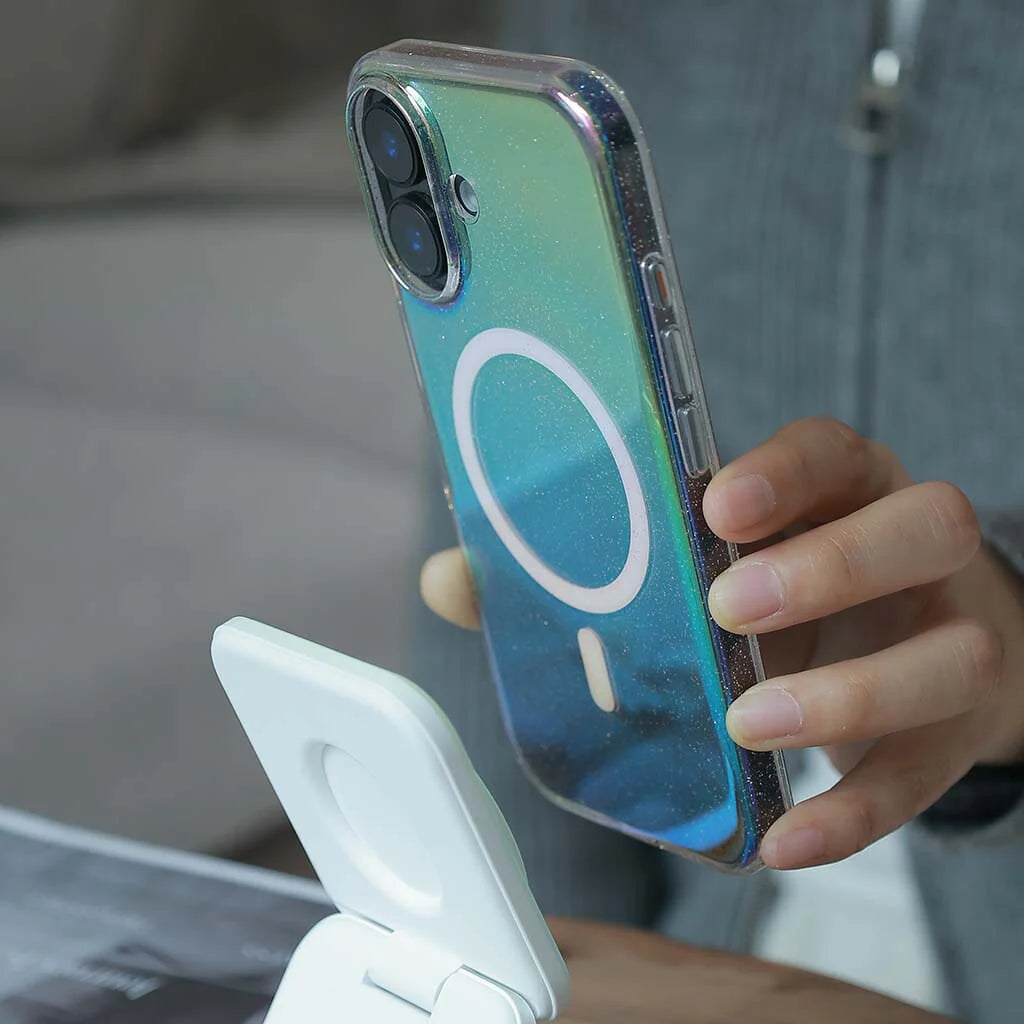 Caseco Protective Clear Iridescent Phone Case iPhone - iPhone 17