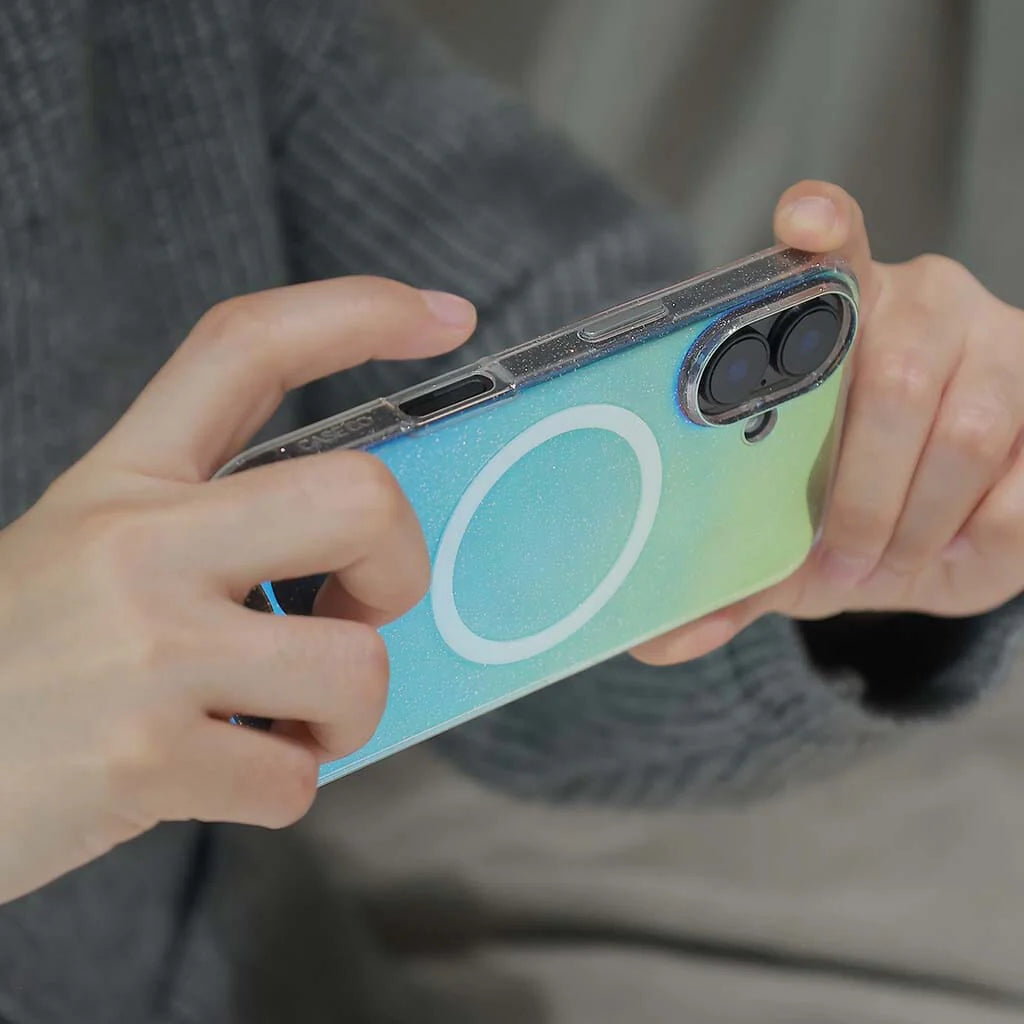 Caseco Protective Clear Iridescent Phone Case iPhone - iPhone 17
