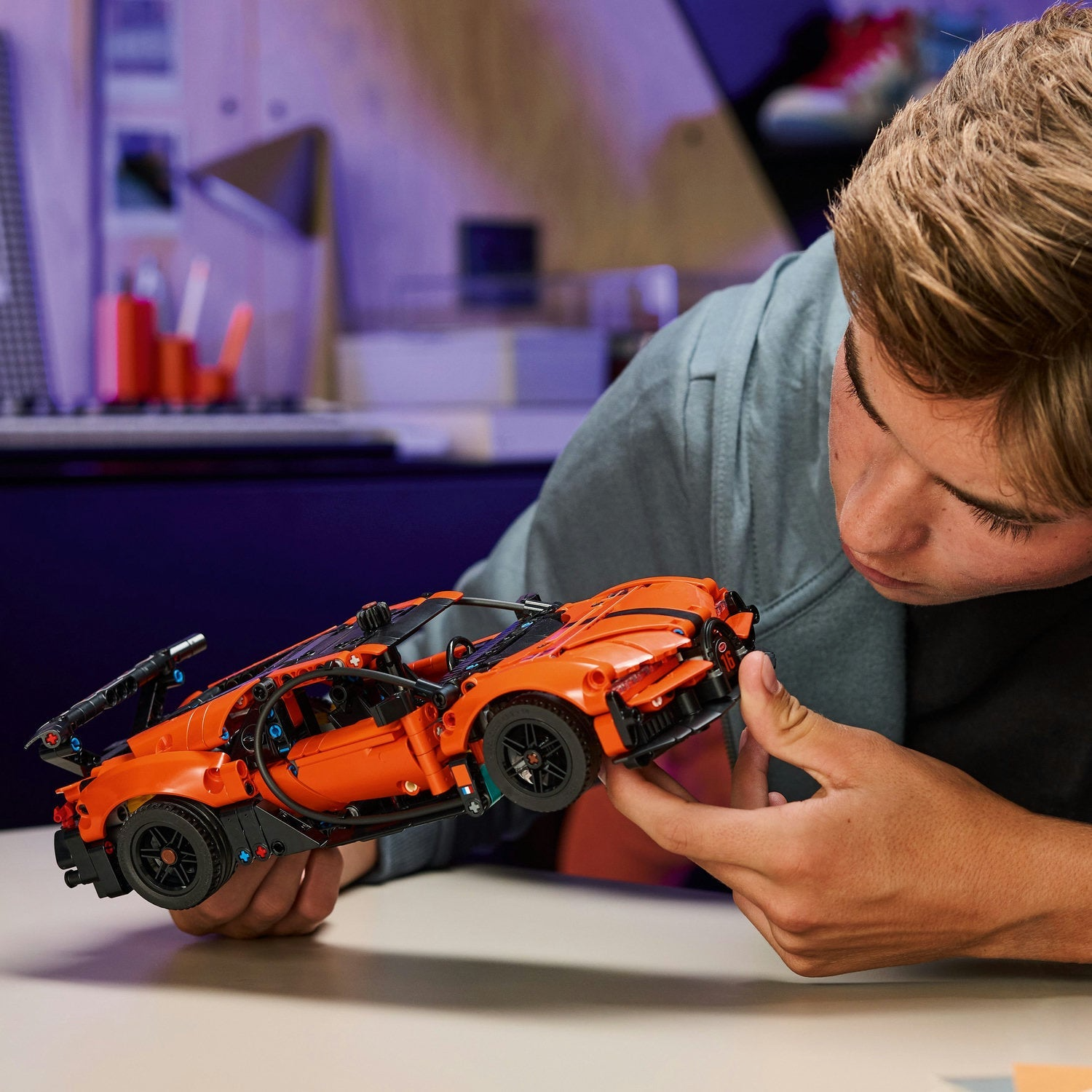 LEGO Technic - Bugatti Chiron Pur Sport Hypercar 42222