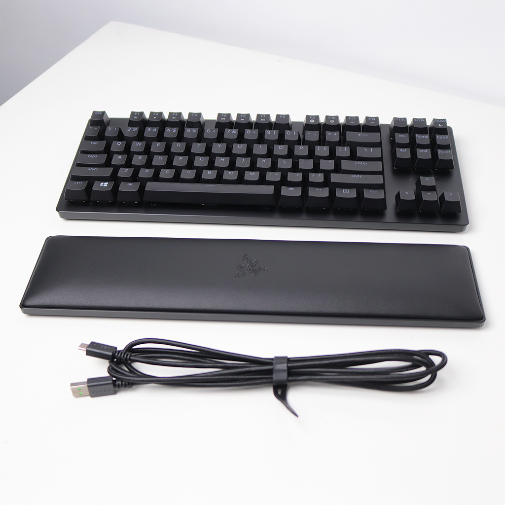 Razer Huntsman V2 TKL Gaming Keyboard (Razer Renewed)