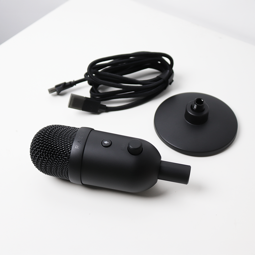 Razer Seiren V2X USB Microphone (Razer Renewed)