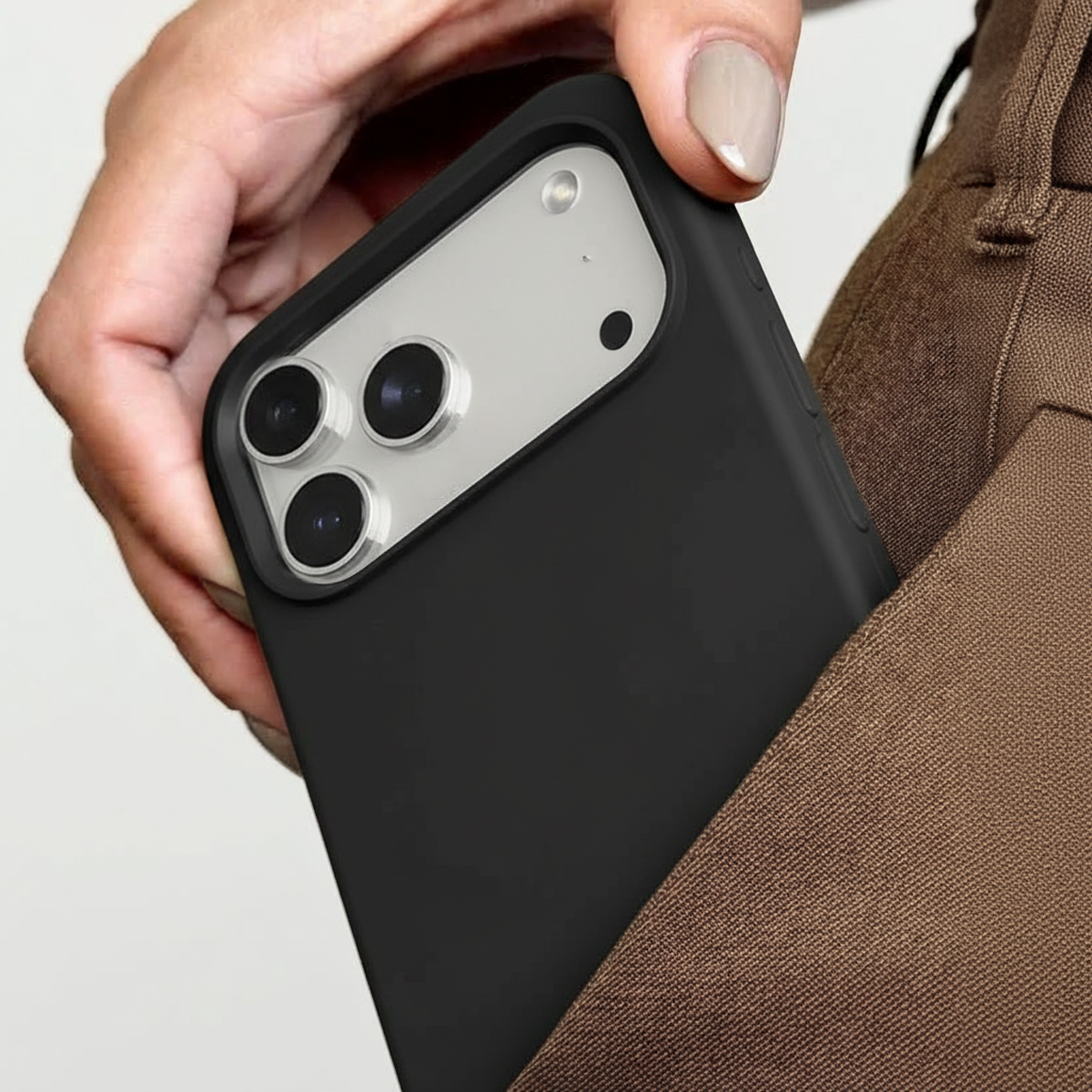 Liquid Silicone MagSafe - iPhone 17 Pro