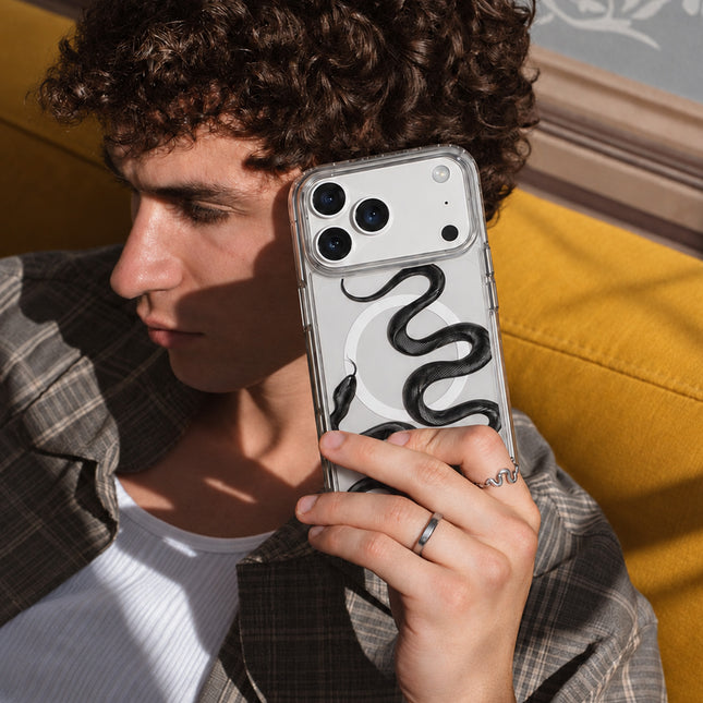 Dual Snake iPhone 17 / 18 Pro Case