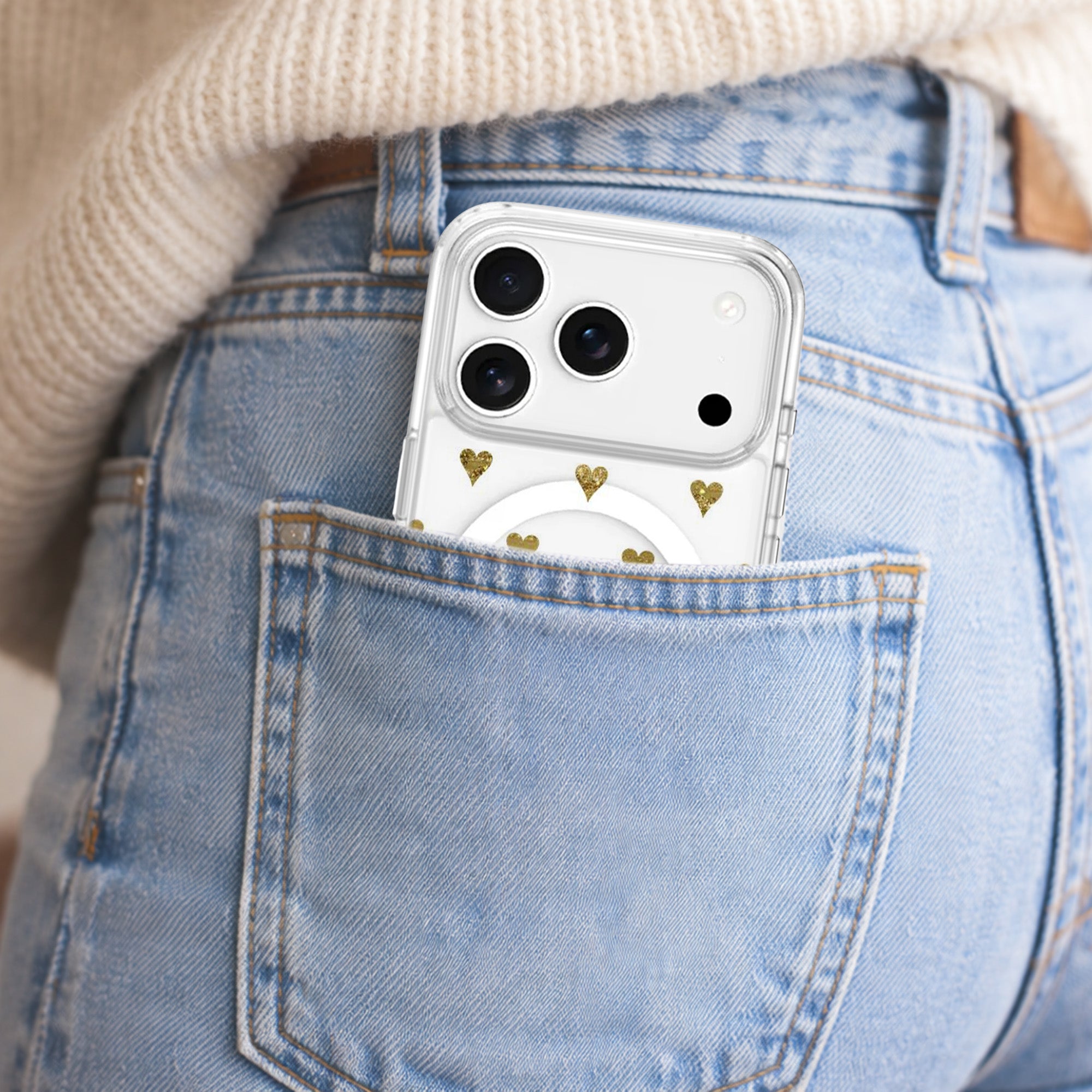 Gold Hearts - iPhone 17 Pro Max